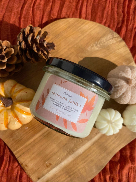 Jak dobrać zapach świecy do wnętrza i pory roku?